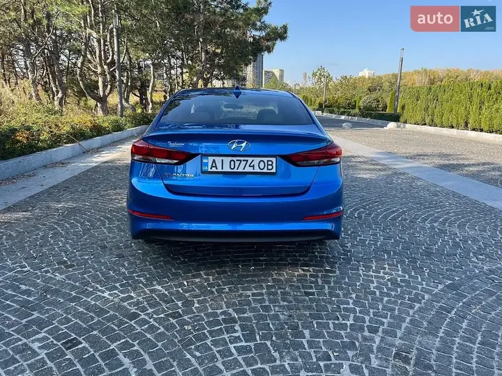 Hyundai Elantra 2018 photo 3