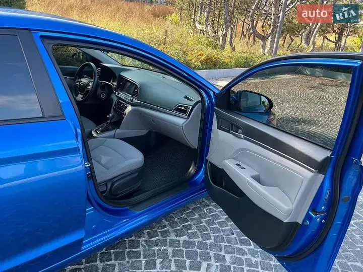 Hyundai Elantra 2018 photo 5