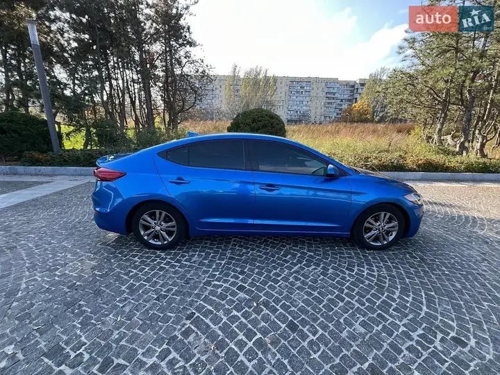 Hyundai Elantra 2018 photo 4