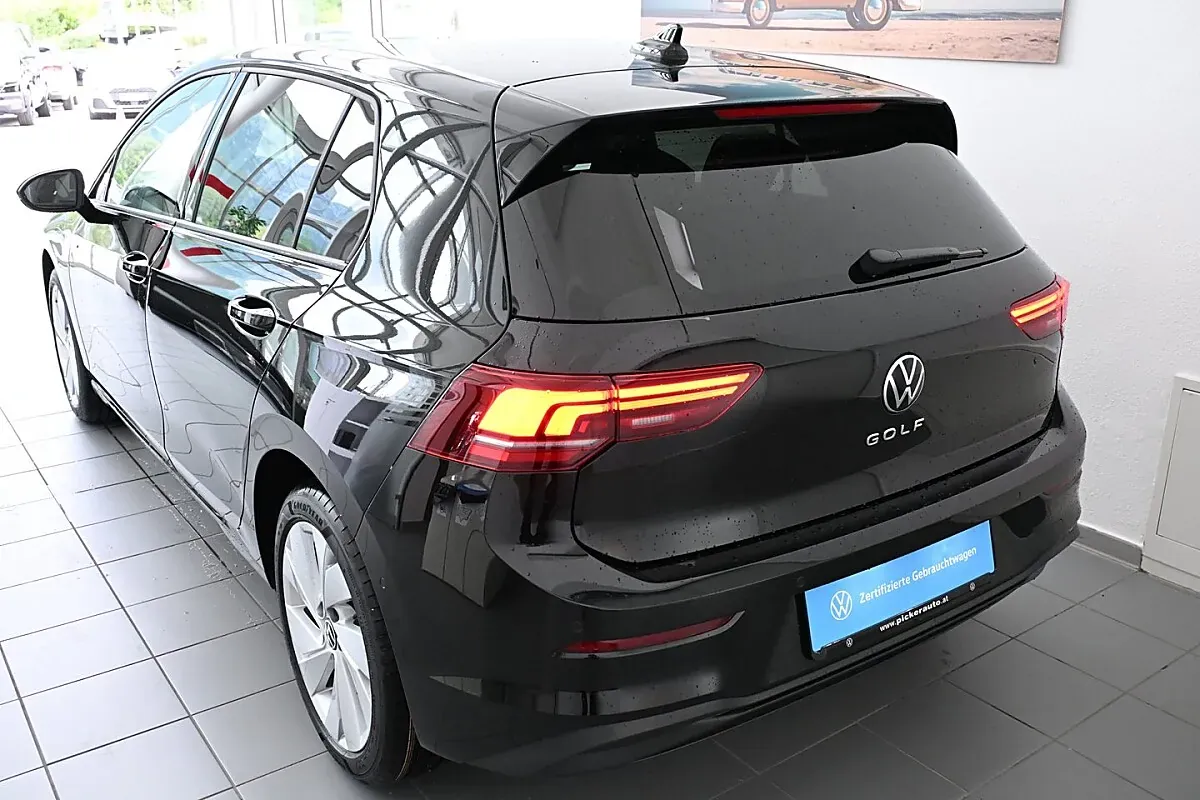Volkswagen Golf 2026 photo 3