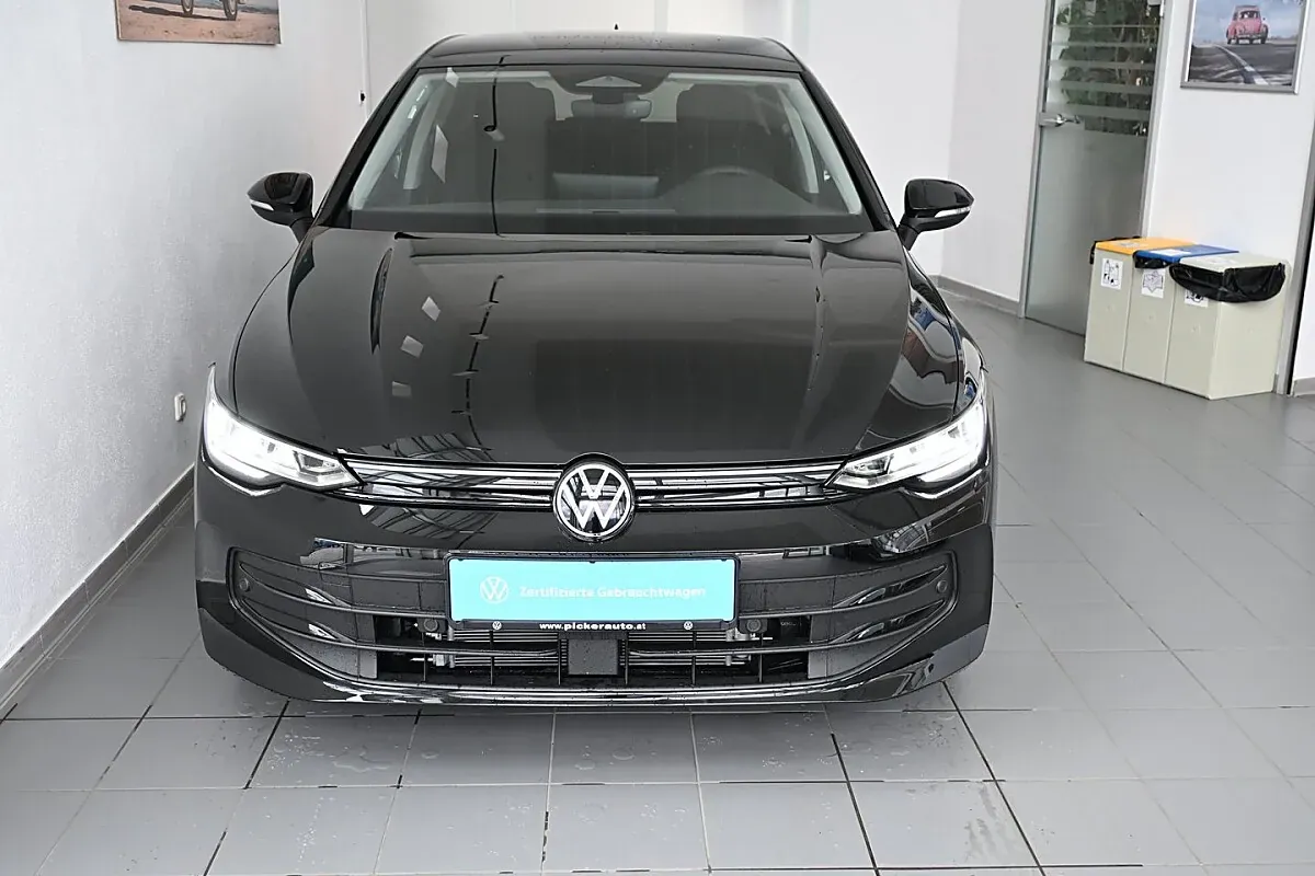 Volkswagen Golf 2026 photo 2