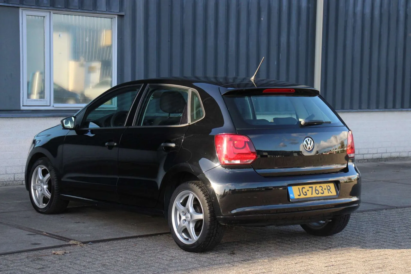 Volkswagen Polo 2012 photo 3
