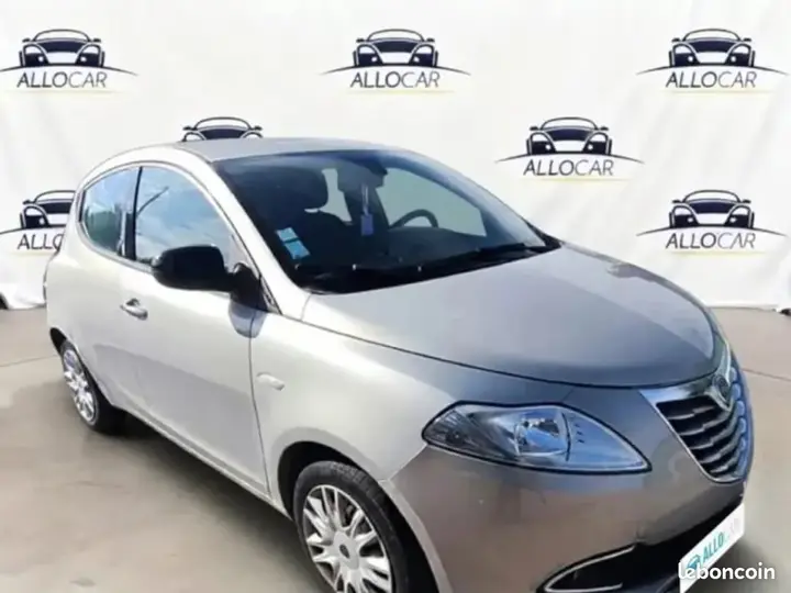 Lancia Ypsilon