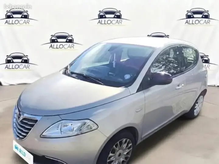 Lancia Ypsilon 2013 photo 2