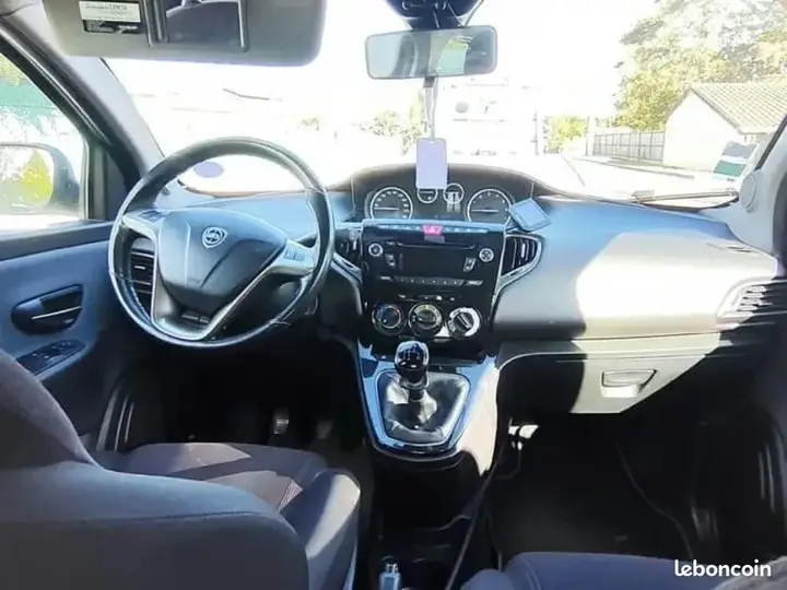 Lancia Ypsilon 2013 photo 5