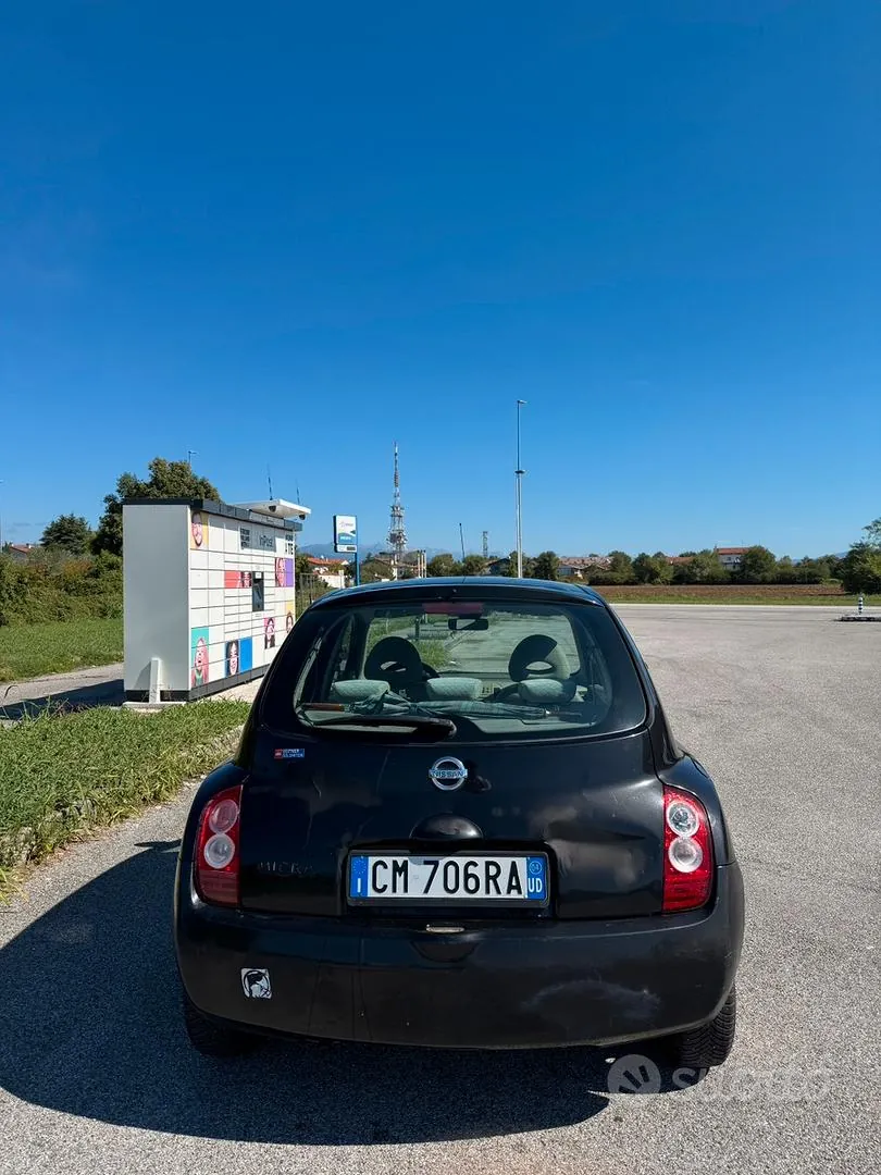 Nissan Micra 2004 photo 3