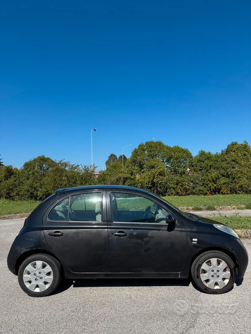 Nissan Micra 2004 photo 2