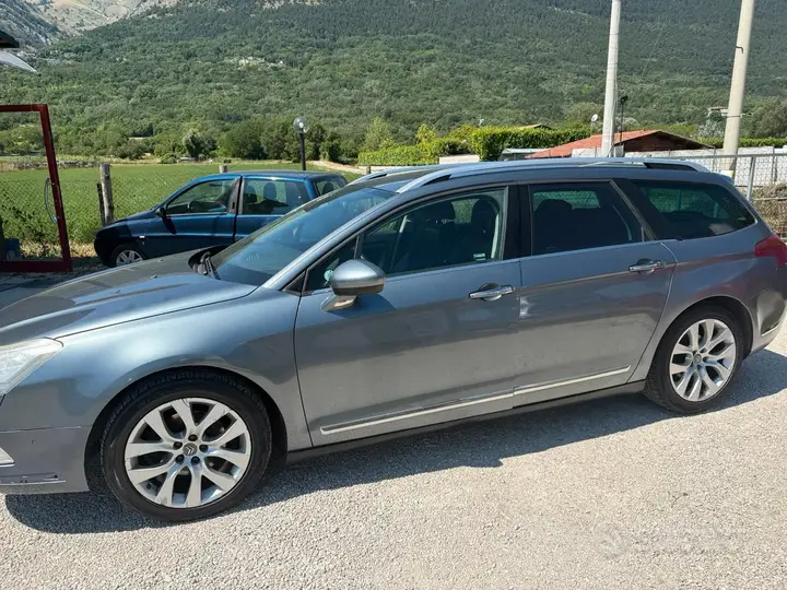 Citroen C5 2010 photo 2