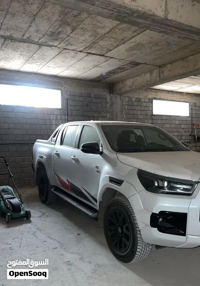 Toyota Hilux 2023 photo 3