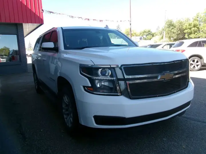 Chevrolet Suburban 2017 photo 4
