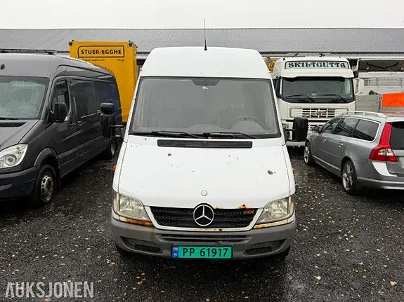 Mercedes-Benz Sprinter 311 2006 photo 2