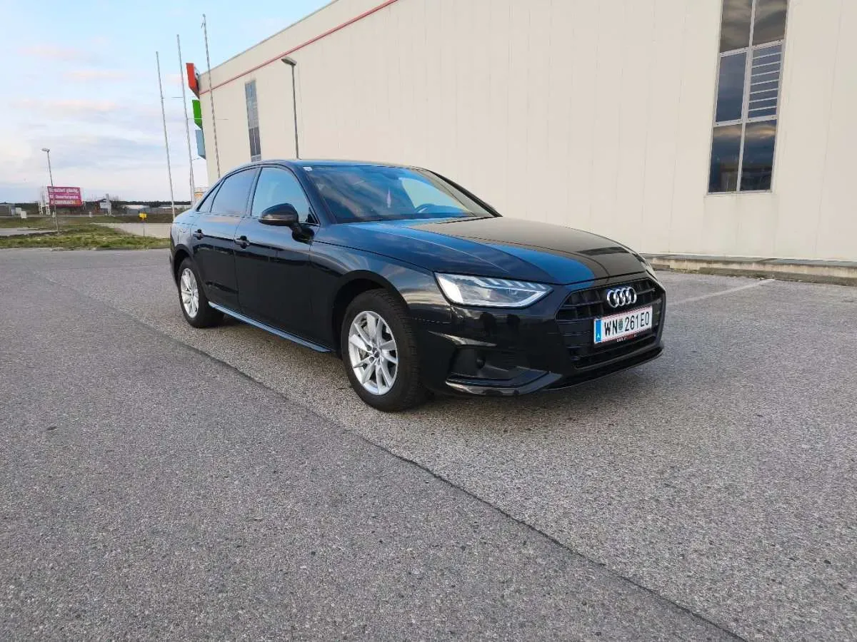 Audi A4 2021 photo 2