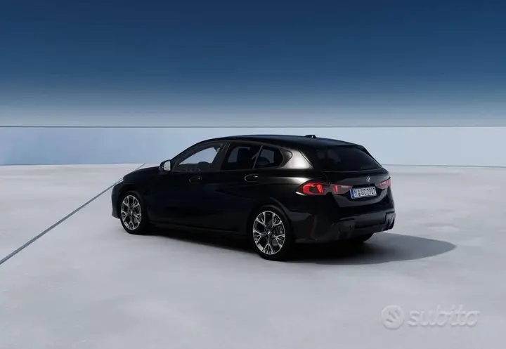 BMW 1 Series photo 2