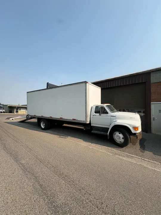 Ford F-800 1999 photo 2