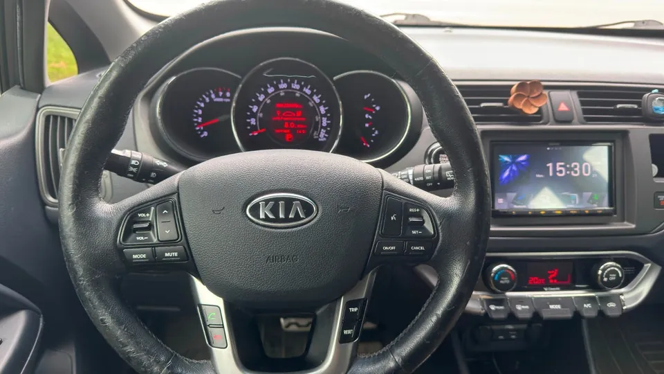 Kia Rio 2013 photo 5