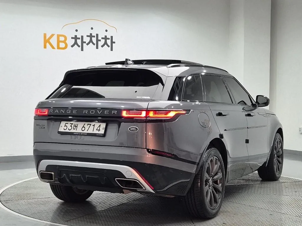 Land Rover Range Rover Velar 2019 photo 3