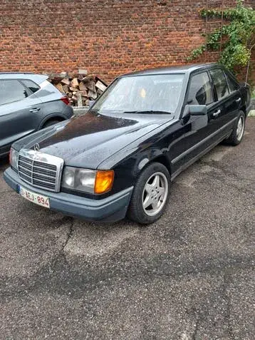 Mercedes-Benz W124