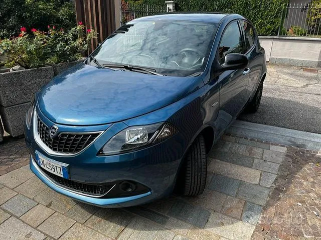 Lancia Ypsilon