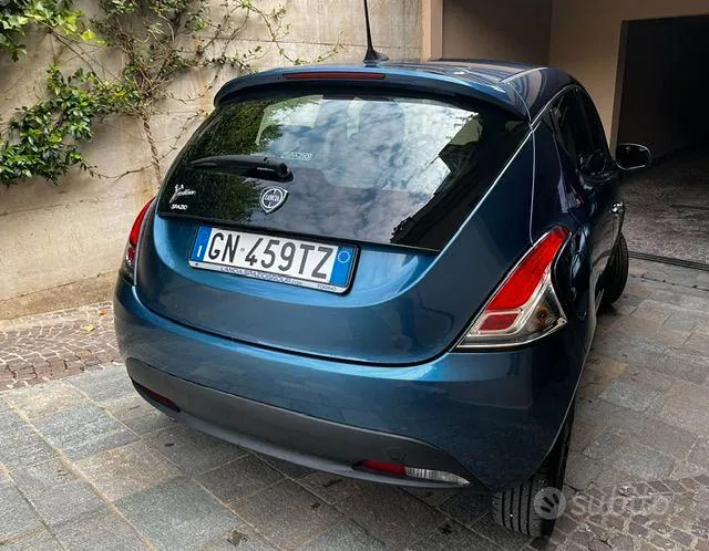 Lancia Ypsilon 2023 photo 2