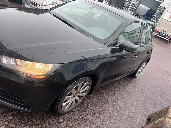 Audi A1 2012 photo 2