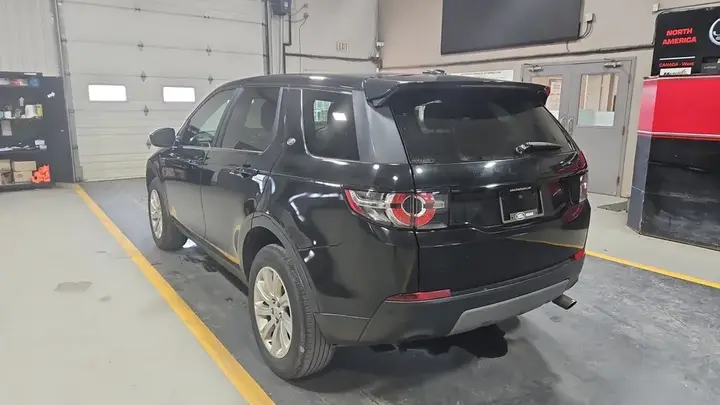 Land Rover Discovery Sport 2016 photo 3