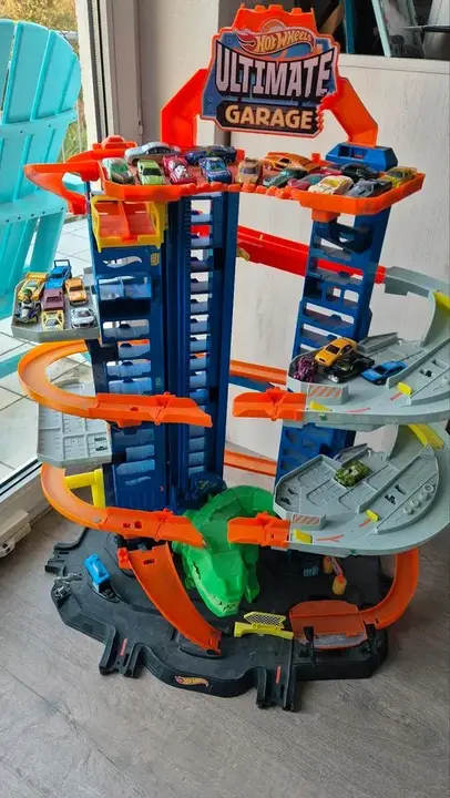 Hot Wheels Ultimate Garage