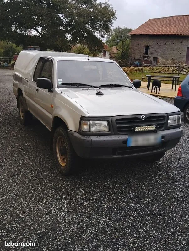 Mazda B2500