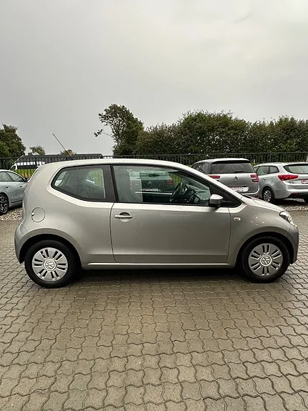 Volkswagen Up 2013 photo 2