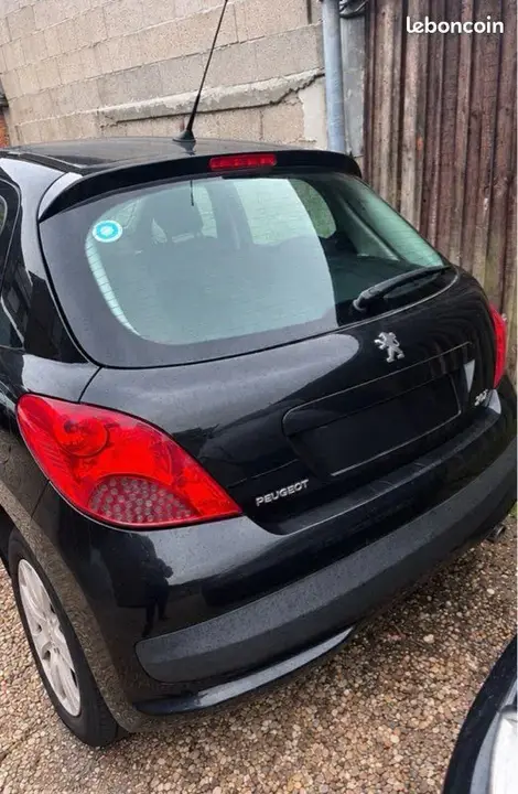 Peugeot 207 2008 photo 2