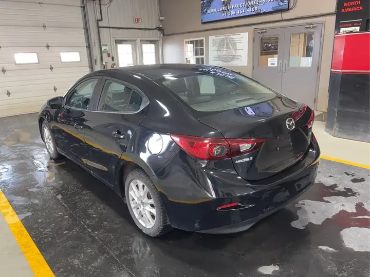 Mazda Mazda3 2017 photo 3
