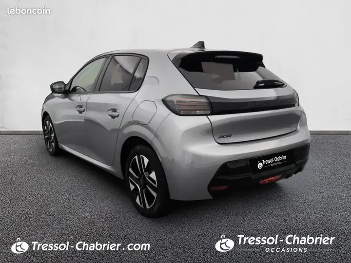 Peugeot 208 2024 photo 3