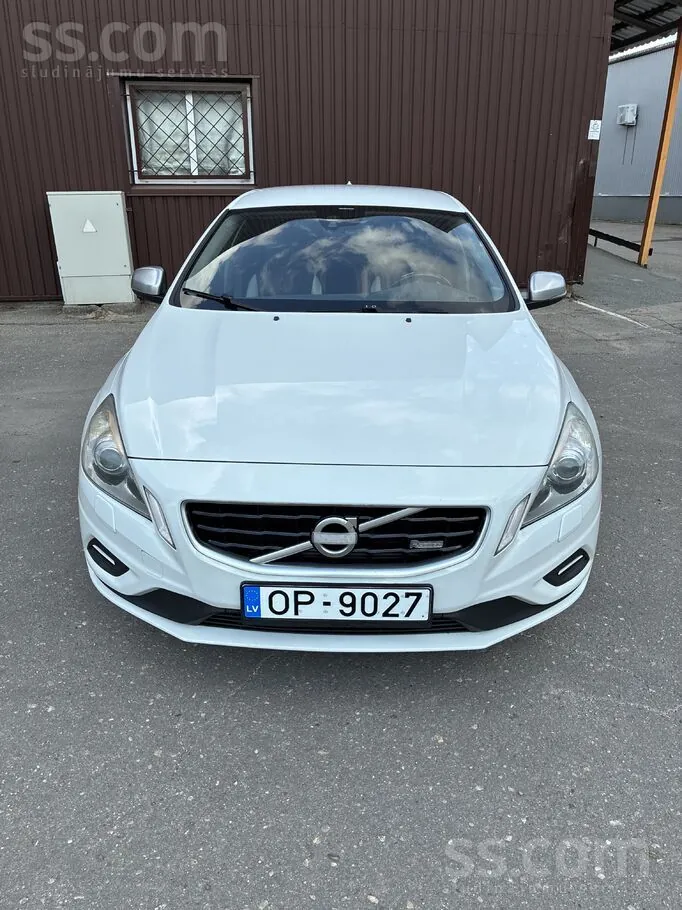 Volvo V60 2012 photo 2