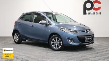 Mazda Demio 2013 photo 2