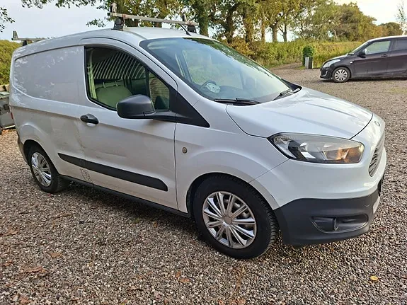 Ford Transit Courier 2015 photo 3
