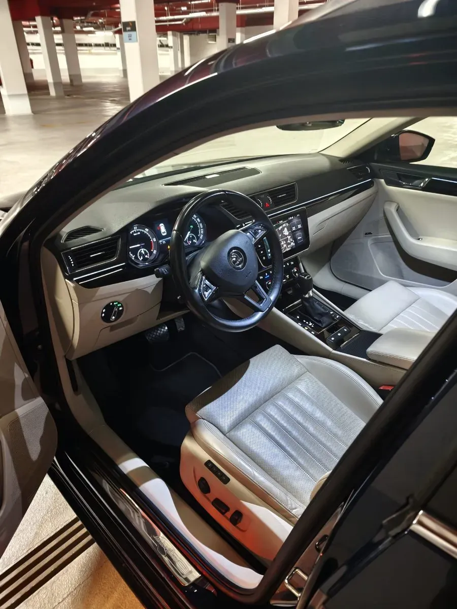 Skoda Superb 2017 photo 3