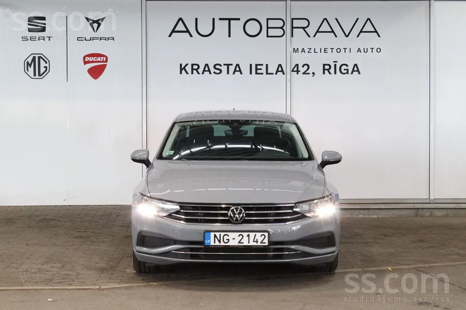 Volkswagen Passat 2022 photo 2