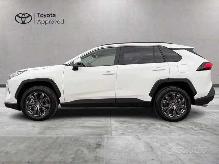 Toyota Rav4 2023 photo 3