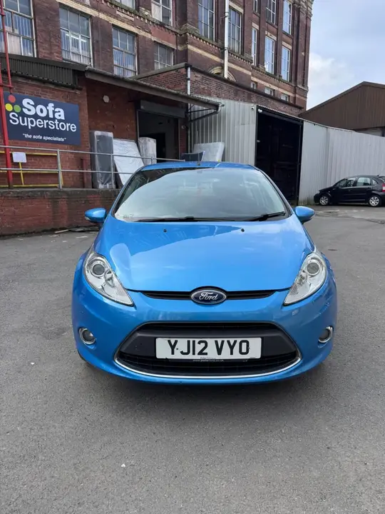 Ford Fiesta 2012 photo 2