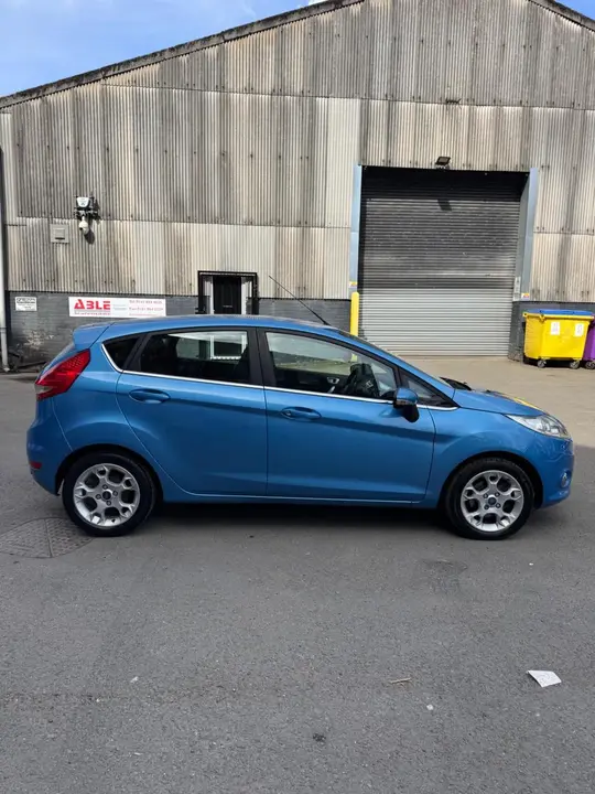 Ford Fiesta 2012 photo 5