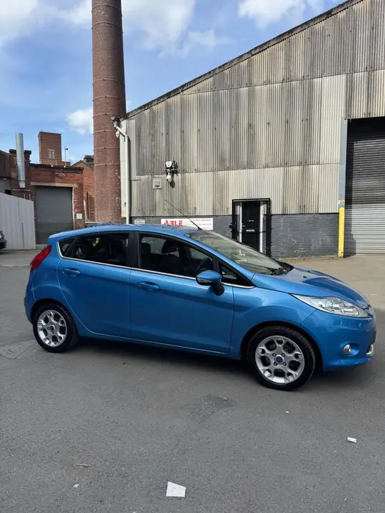 Ford Fiesta 2012 photo 4