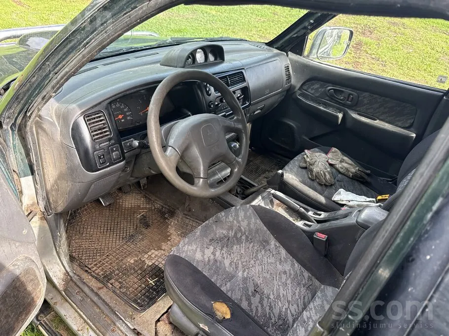 Mitsubishi L200 1999 photo 2