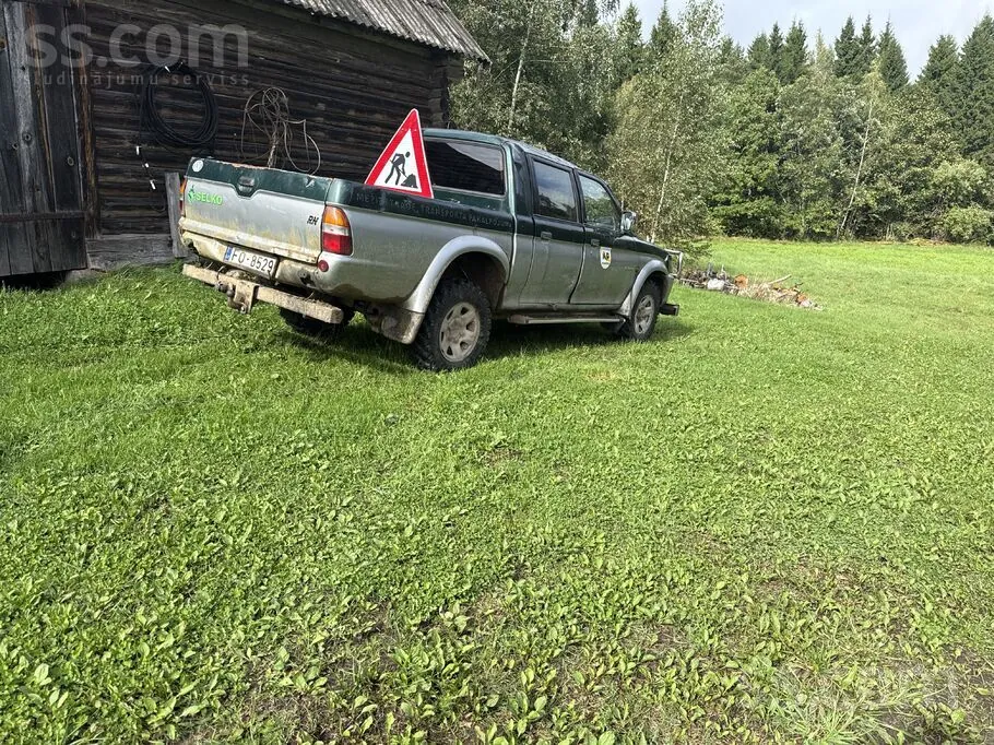 Mitsubishi L200 1999 photo 3