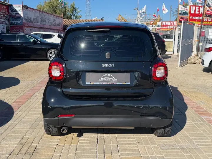 Smart Fortwo 2017 photo 4