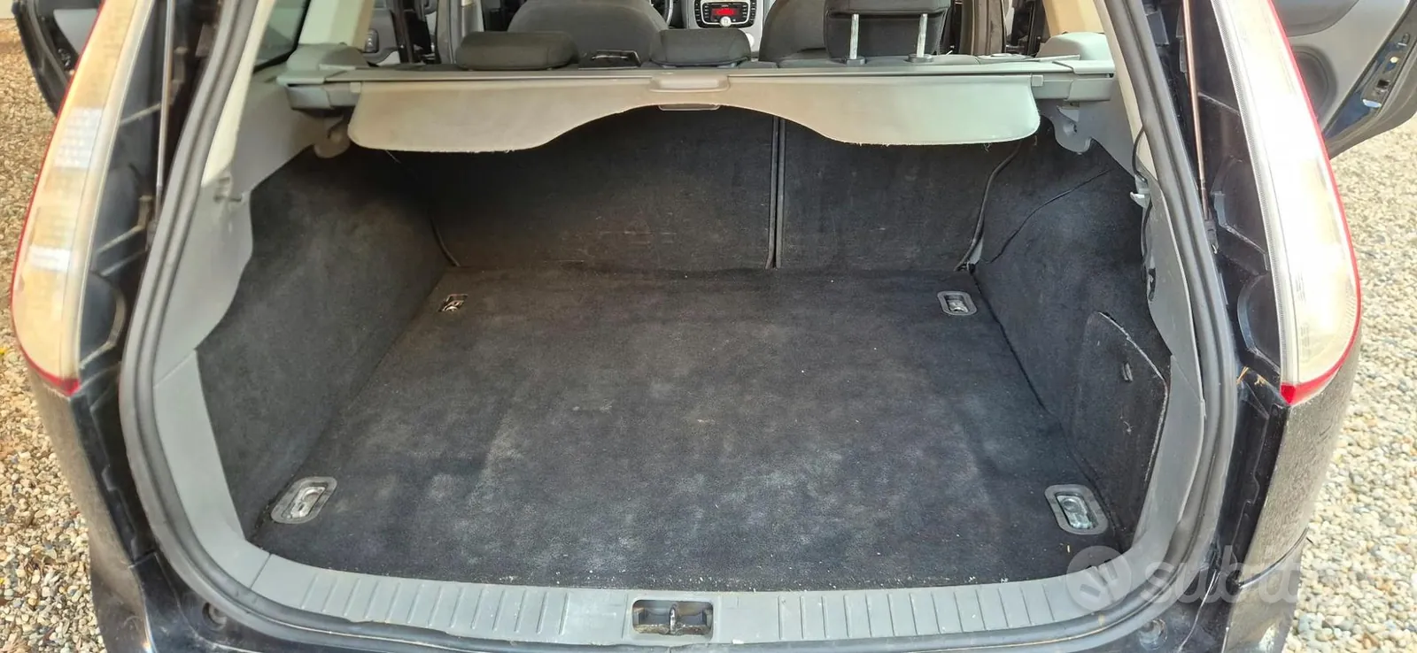 Ford Focus 2010 photo 3