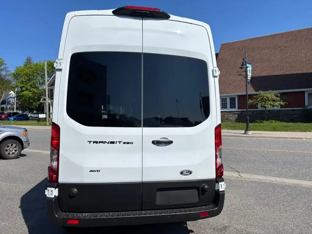 Ford Transit Cargo Van 2026 photo 5