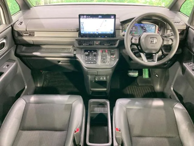 Honda Stepwgn 2024 photo 2