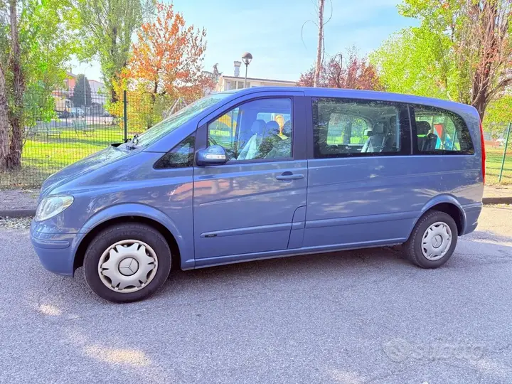 Mercedes-Benz Viano 2006 photo 2