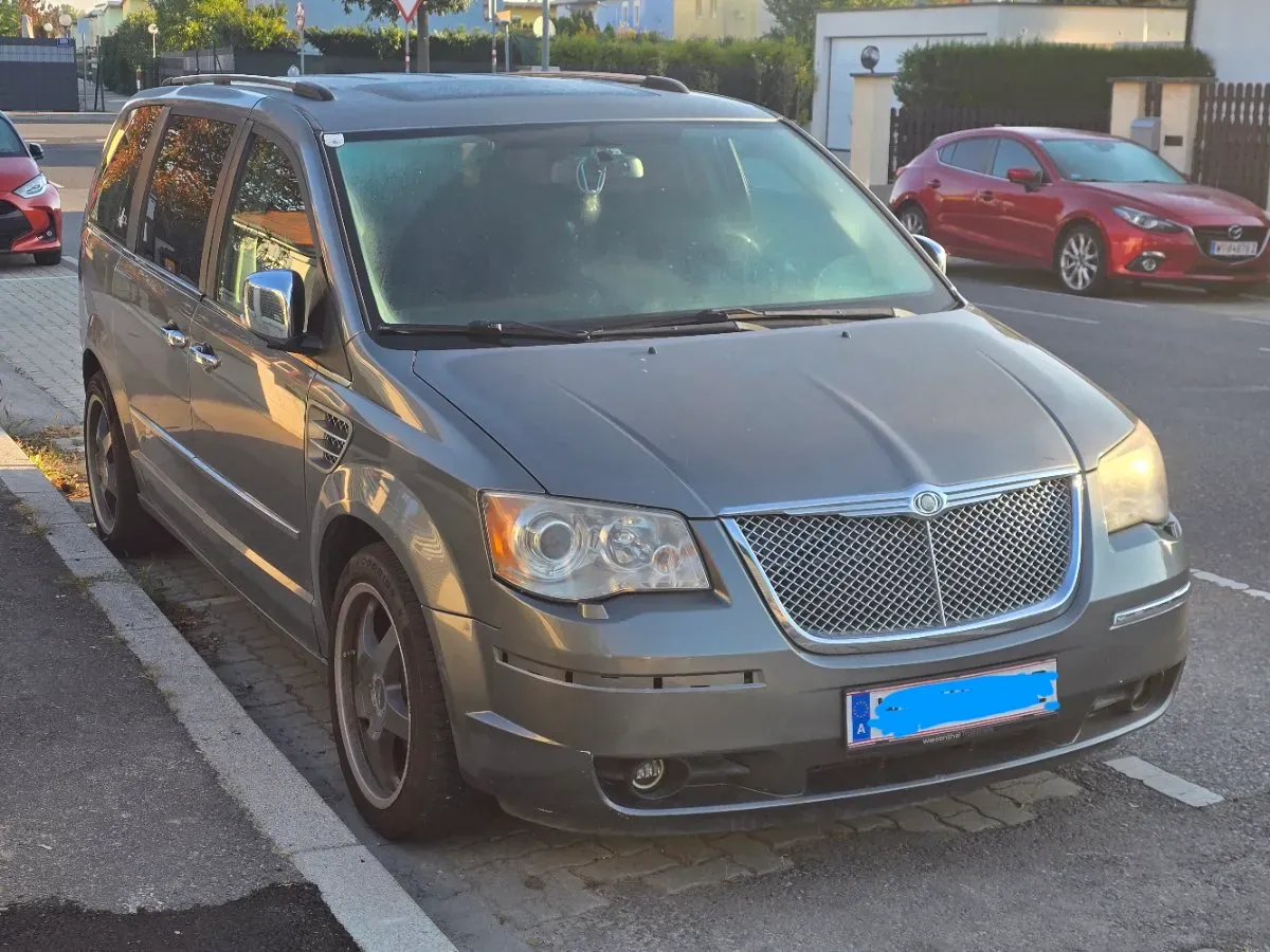 Chrysler Voyager 2008 photo 3