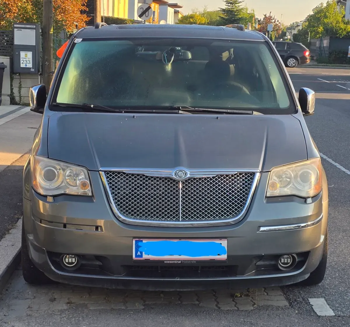 Chrysler Voyager 2008 photo 2