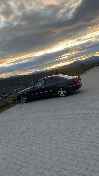 Mercedes-Benz E200 2004 photo 3